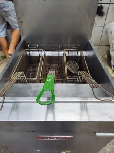 Fritadeira Vulcan à gás, 3 cestos, 43L. Equipamento feito para durar a vida tod