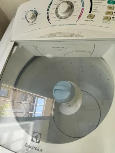 Máquina de lavar roupa Eletrolux 12 kilos