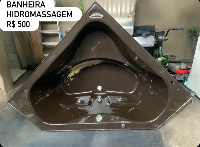 BANHEIRA HIDROMASSAGEM (COM O MOTOR)
