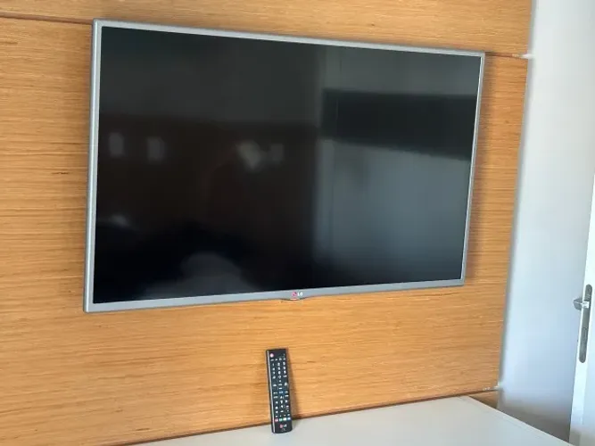 TV LG 39" smart Full HD