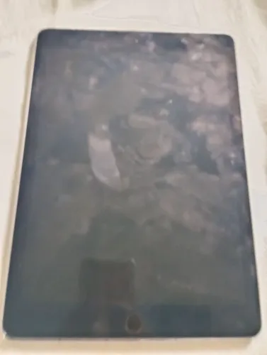 iPad Pro 12.9? A1674 - COM DEFEITO - ideal para conserto ou peças