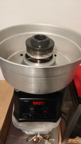 Máquina de algodão doce SARO NOVA