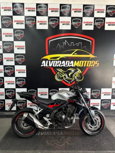 cb 500f 2021/2022 5.900 km. Emplacada e à pronta entrega
