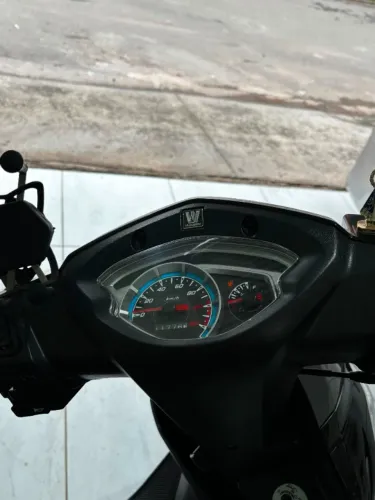 Vende-se moto única dona.