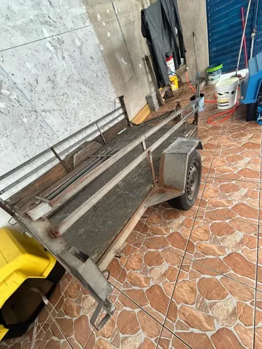 Carretinha R$2500,00 com pequenas avarias