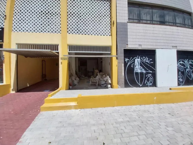 (LJ2306) Uma loja localizada na Av. Duque de Caxias, medindo 22,63m²
