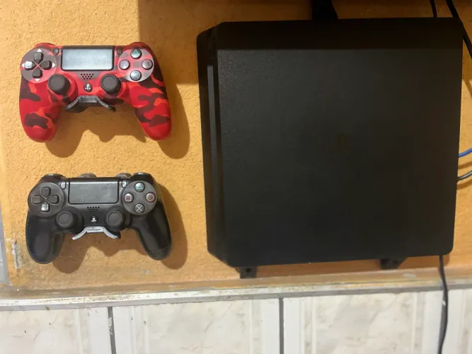 PlayStation 4 Slim