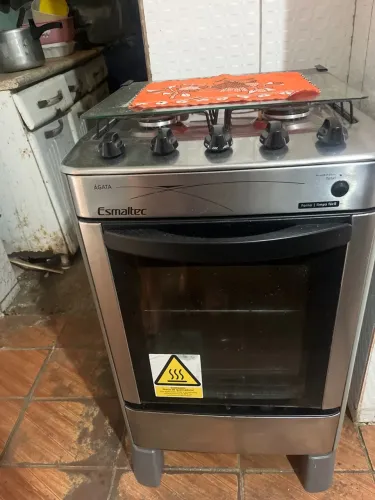 Vende-se fogão 4 boca com forno