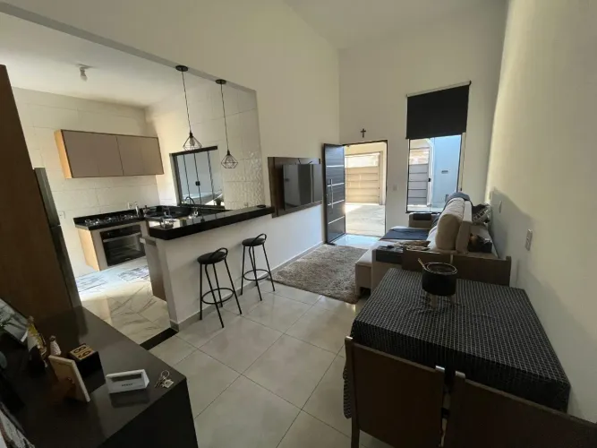 Casa à venda em Tatuí-SP: 2 quartos, 1 sala, 1 banheiro, 3 vagas de garagem no Residencial