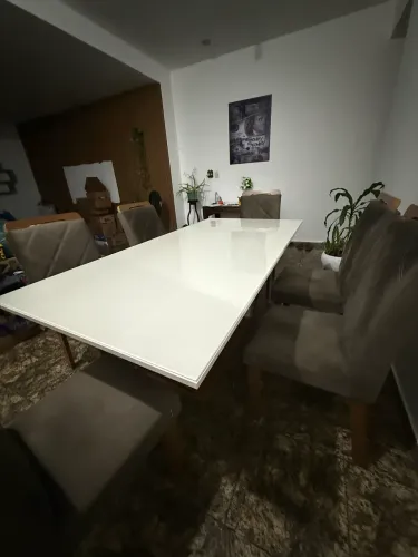 Mesa de Jantar - 6 lugares - Impecável