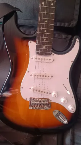 Guitarra condor