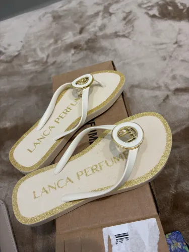 Chinelo lança perfume 34