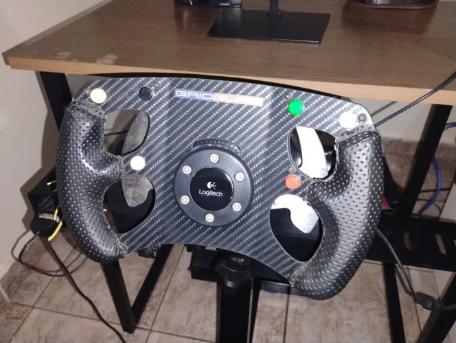 Logitech G27 + pedais + câmbio + aro extra + borboletas magnéticas