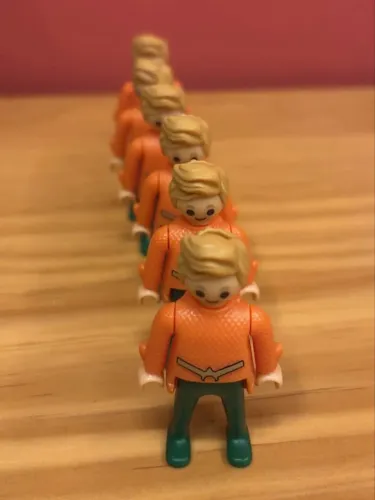 Kinder Ovo Aquaman DC Playmobil