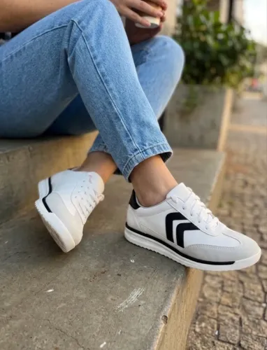 Tênis via Marte casual run