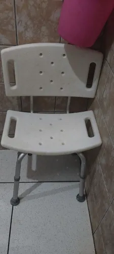 Cadeira de banho com encosto de alumínio