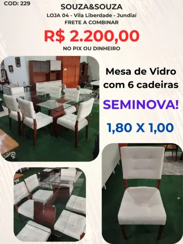 Mesa de Vidro com 6 cadeiras seminova!