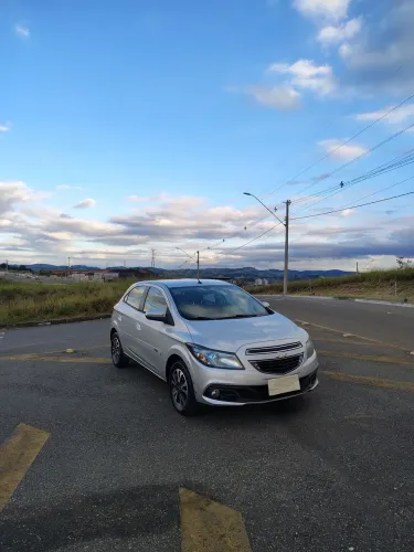 Chevrolet Onix Hatch LTZ 1.4 8V Flex Power Aut. 4P 2014