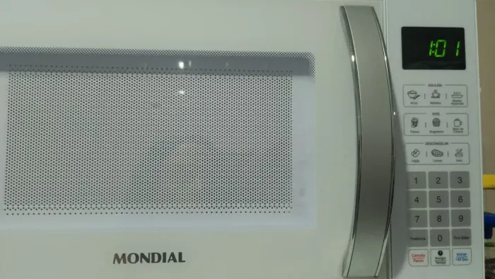 Microondas 21L ótimo