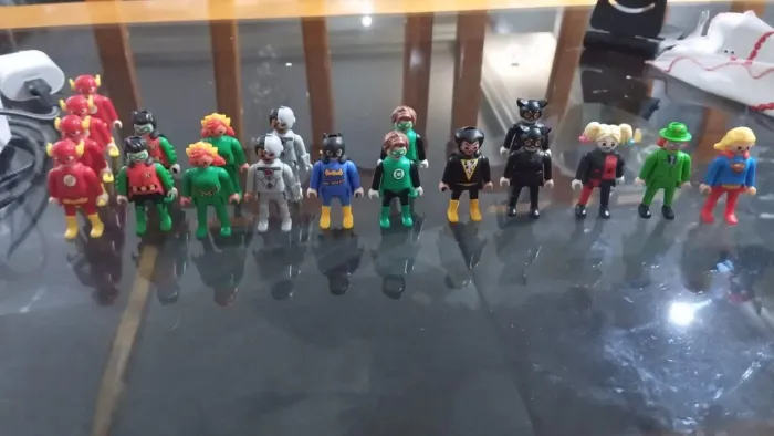 Playmobil Kinder Ovo DC - Troca em CASCAVEL - PR