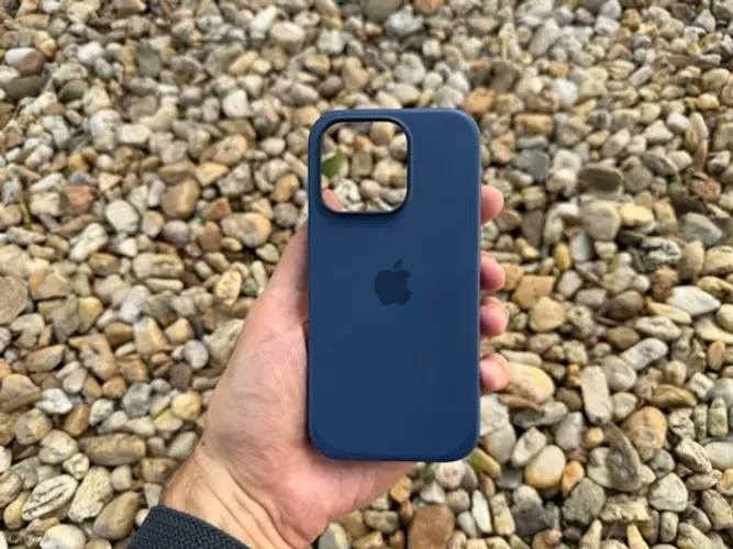Case iPhone 16 Pro Silicone
