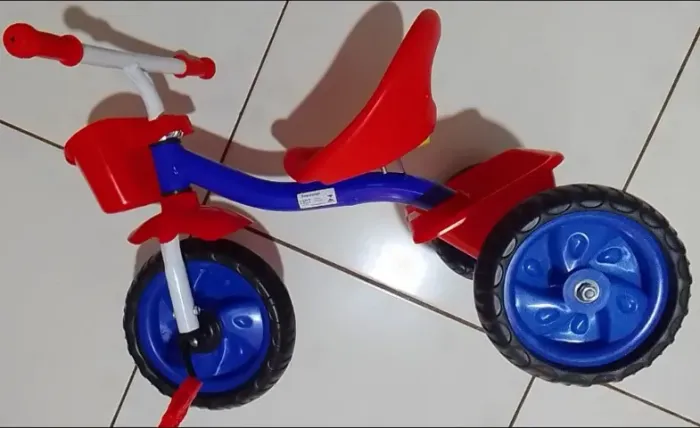 Triciclo infantil