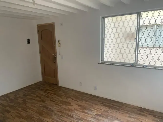 Imóvel para aluguel possui 48 metros quadrados com 2 quartos em Campo Grande - Rio de Jane