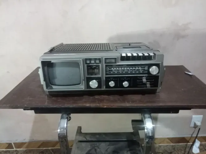 RADIO TV CASSETE BAKOSONIC.. FAVOR LER DESCRIÇÃO