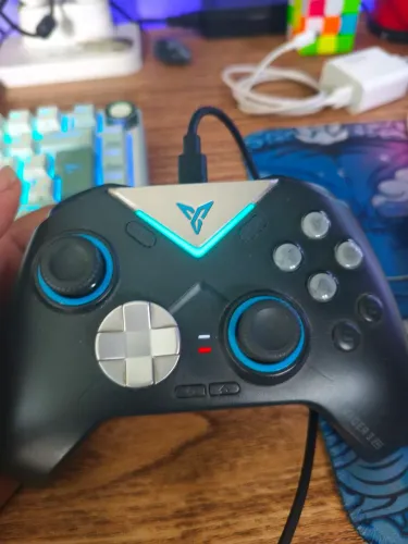Controle gamer Vader 3 pro RGB