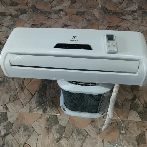 Split Electrolux Ecoturbo 9.000 BTUs Convencional!