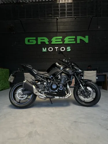 KAWASAKI Z900 (GREEN MOTOS)