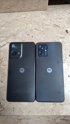 Vendo 2 celulares moto g,De 128 gbs,ambos somente com a tela trincada
