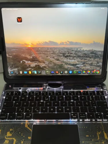 IPad Pro 11? M2 - 1 ano de uso com capa teclado