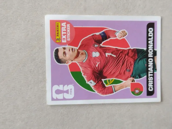 Figurinha legend bordô cristiano Ronaldo e Doku