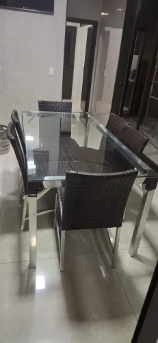 Mesa de fibra sintética e alumínio 6 lugares