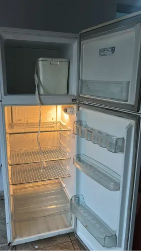 Geladeira com defeito