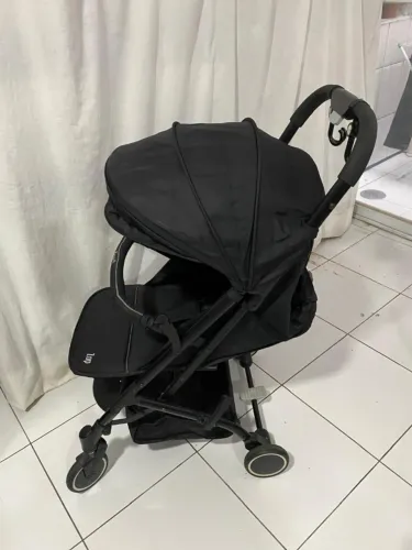 Carrinho de Bebê Burigotto Passeio Zap Com Bebê Conforto e Base