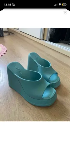 Salto Melissa NOVO - nunca usado!