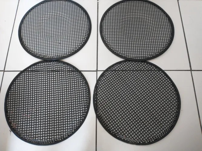 Vendo 4 telas profissional para alto falante de 18 polegadas telas completas com garra e p