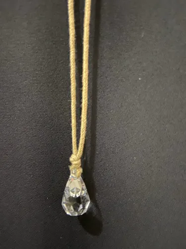 Pingente cristal com cordão natural
