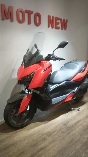 Yamaha Xmax 250 vermelha 2023 km 50.879