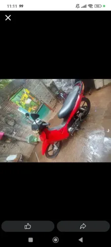 Vendo essa moto 50 cc Dafra zig de leilão bem conservada tenho o documento de leilão dela