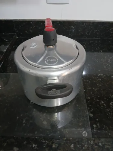 Panela de Pressão Clock