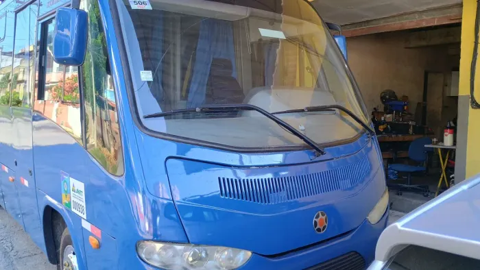Microônibus de 31+1 lug ,ar condicionado de teto 