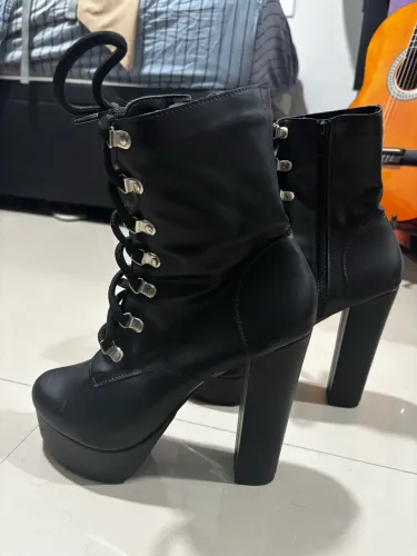 Vendo Bota Cano Curto