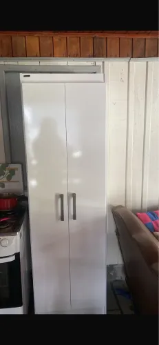 Vendo armário multiuso, em perfeito estado com uma semana de uso