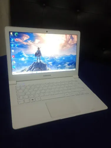 Notebook Samsung branco 