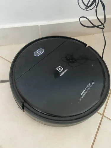 Robô aspirador eletrolux, novo, pouquíssimo uso.