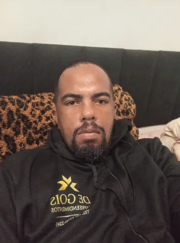 Sou ajudante de pedreiro estou disponível