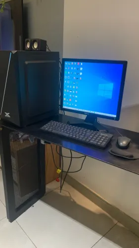 Pc montado para rodar programas pesados e jogos